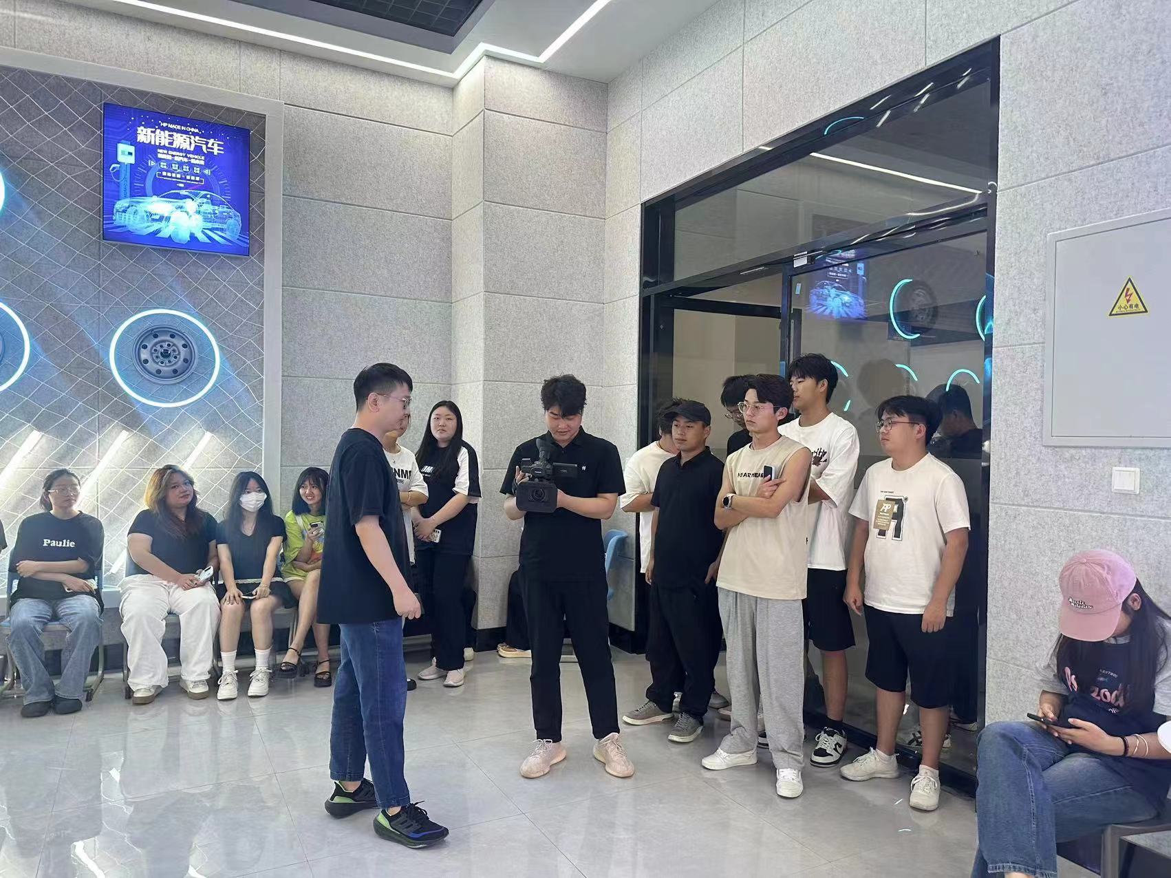 企业开展摄影摄像与短视频制作实训课，助力学生技能升级